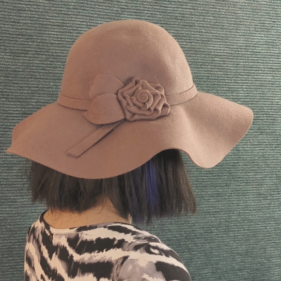 Cost Plus World Market Wool Felt Floppy Hat With Flower On Hatband - Picture 3 of 16